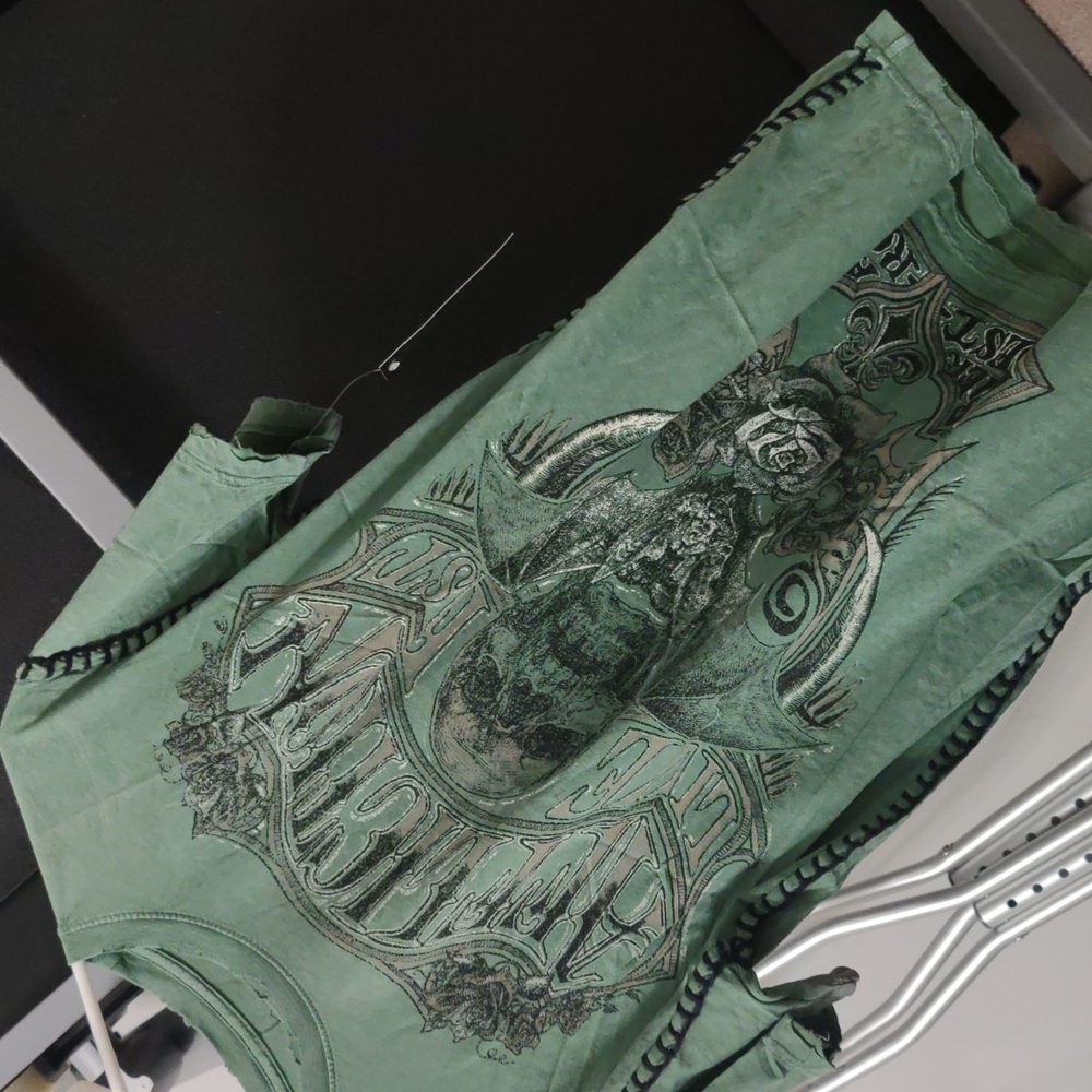 Affliction Men's T-shirt Large NWT